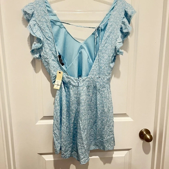 NEW with tags (NET) Franchesca’s Denim Blue with White Floral Print Romper - Picture 7 of 12